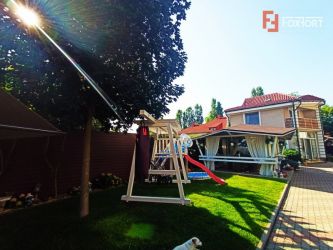Vila de lux cu cinematograf