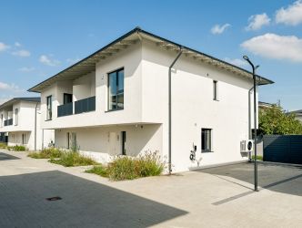 Vila eficienta energetic in Ecovillas Otopeni-confort si design premiu