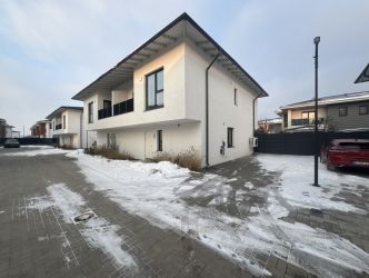 Vila eficienta energetic in Ecovillas Otopeni-confort si design premiu