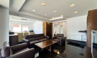 Vila individuala versatila de inchiriat in Otopeni-Odai, 8 camere, 5 b